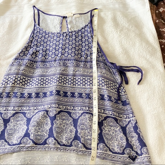 Roxy womens Vavy and WhiteTank Top Boho Navy Peep Hole Back size S - Picture 12 of 12